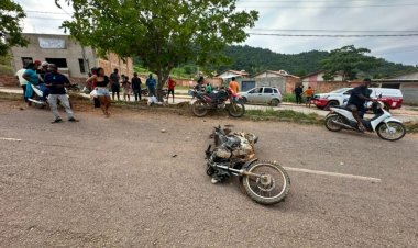 Acidente de moto deixa dois jovens feridos em Tucumã